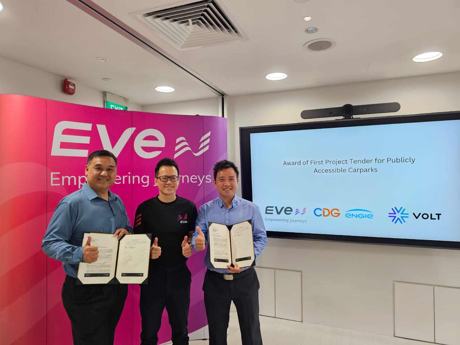 Signing ceremony of CDG-ENGIE and Volt Singapore